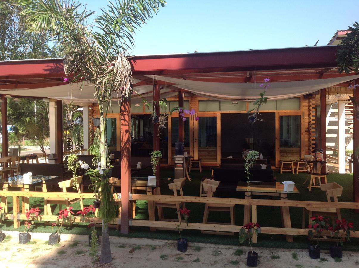 Отель Check In And Chill Out Ban Laem Sok Экстерьер фото