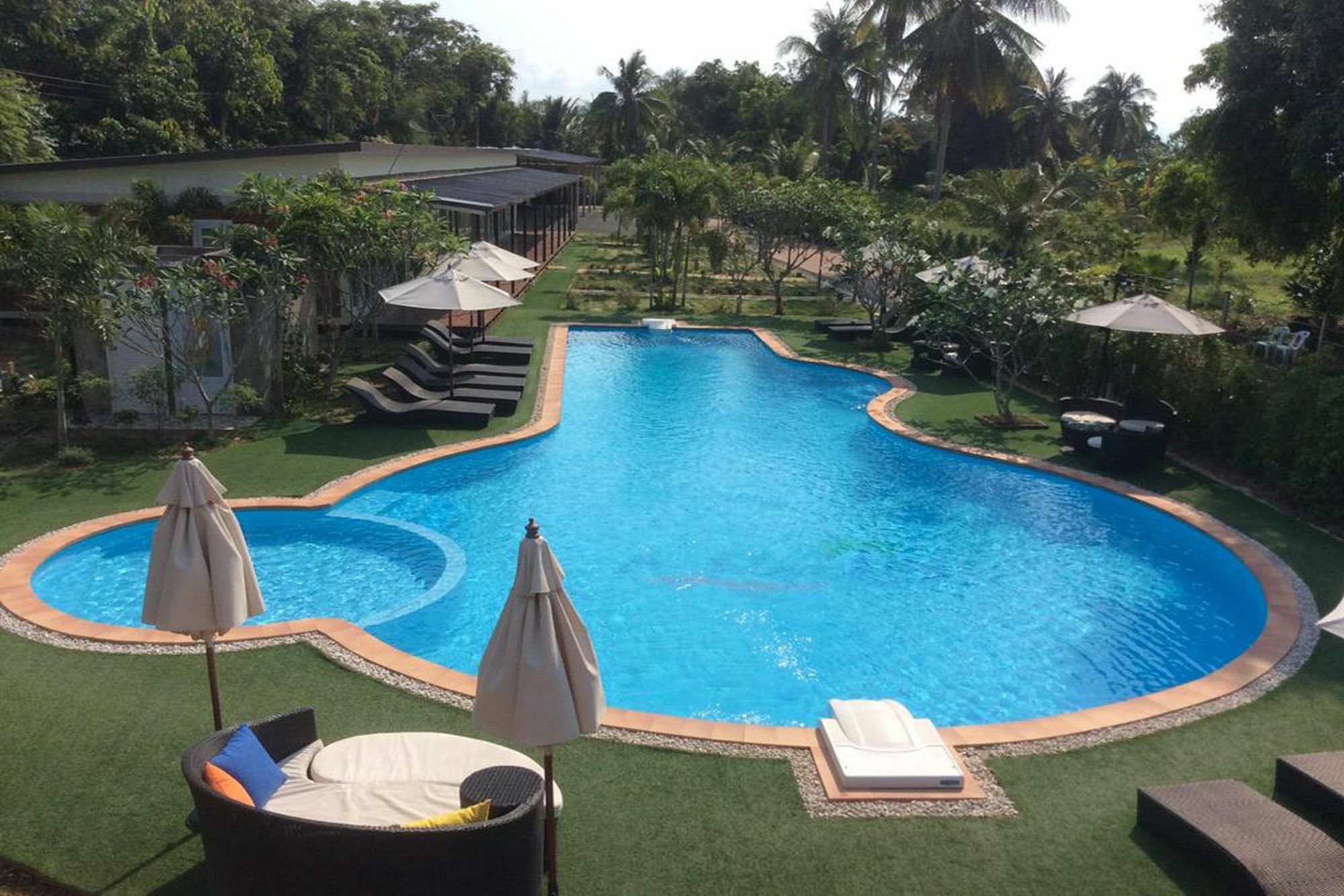 Отель Check In And Chill Out Ban Laem Sok Экстерьер фото