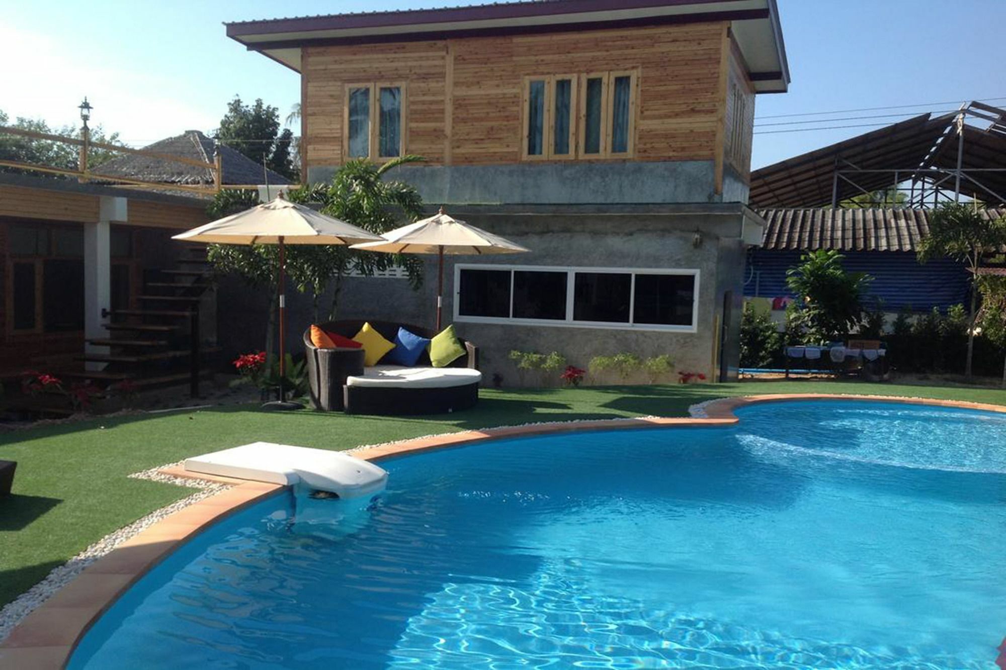 Отель Check In And Chill Out Ban Laem Sok Экстерьер фото