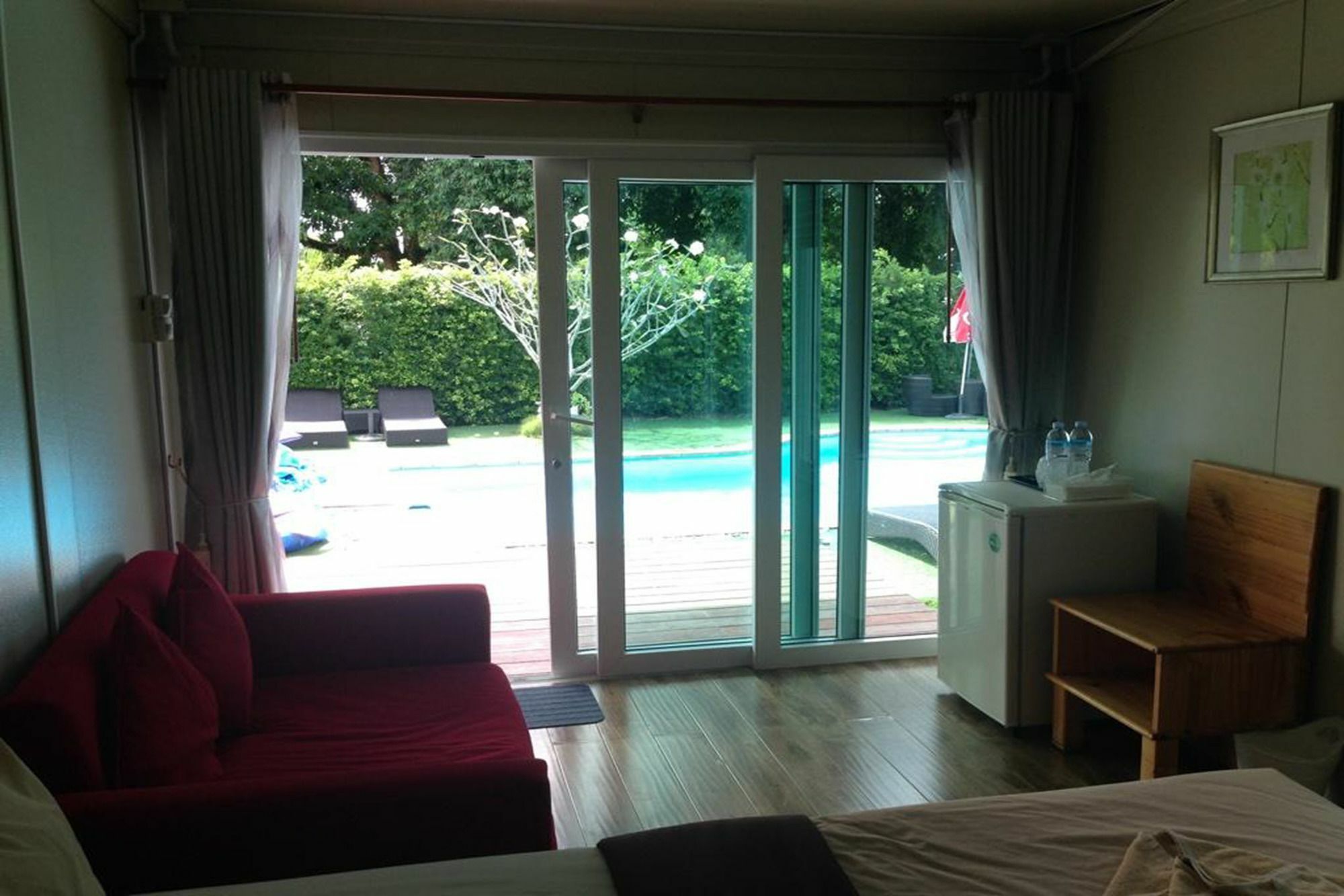Отель Check In And Chill Out Ban Laem Sok Экстерьер фото